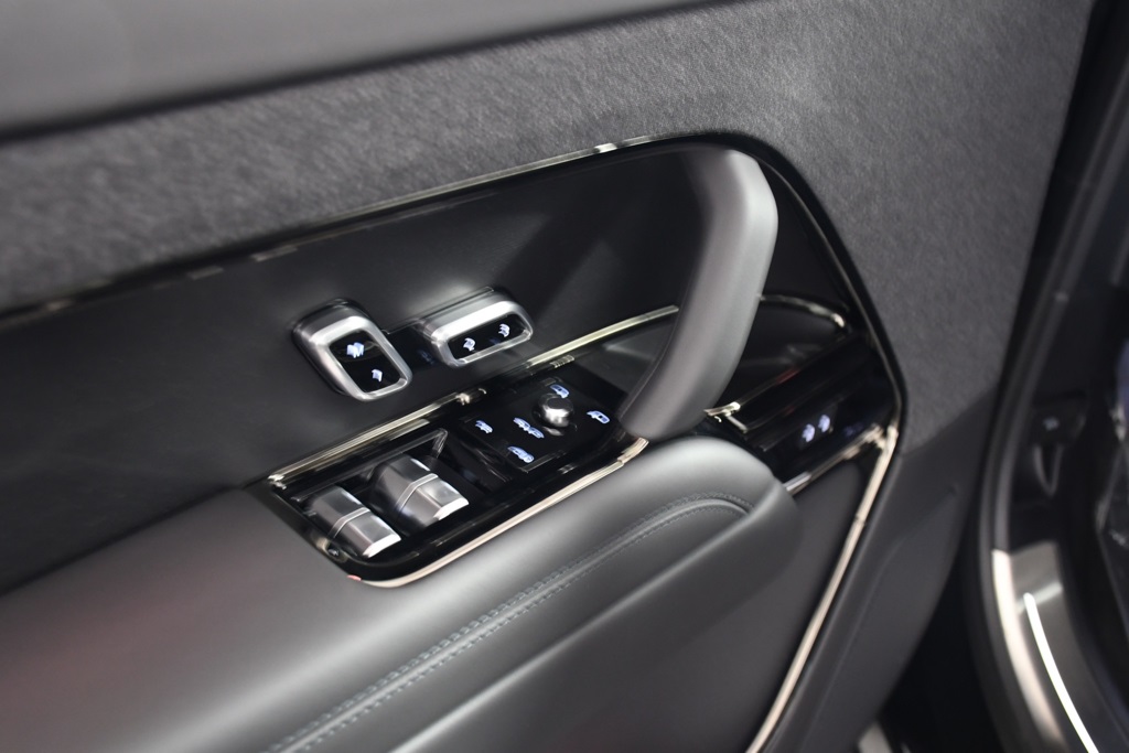 2025 Land Rover Range Rover Sport SE photo 15