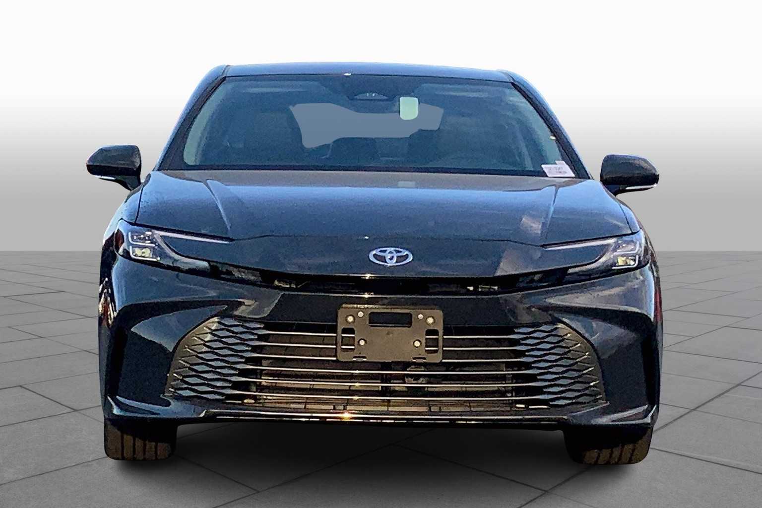 2026 Toyota Camry XLE photo 3
