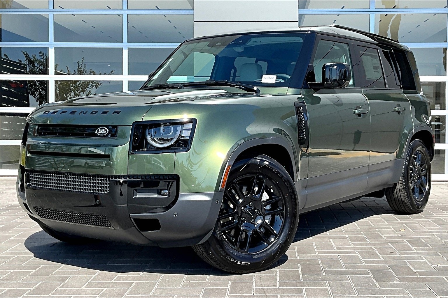 2026 Land Rover Defender S's photo