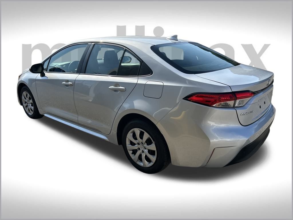 2024 Toyota Corolla LE photo 25