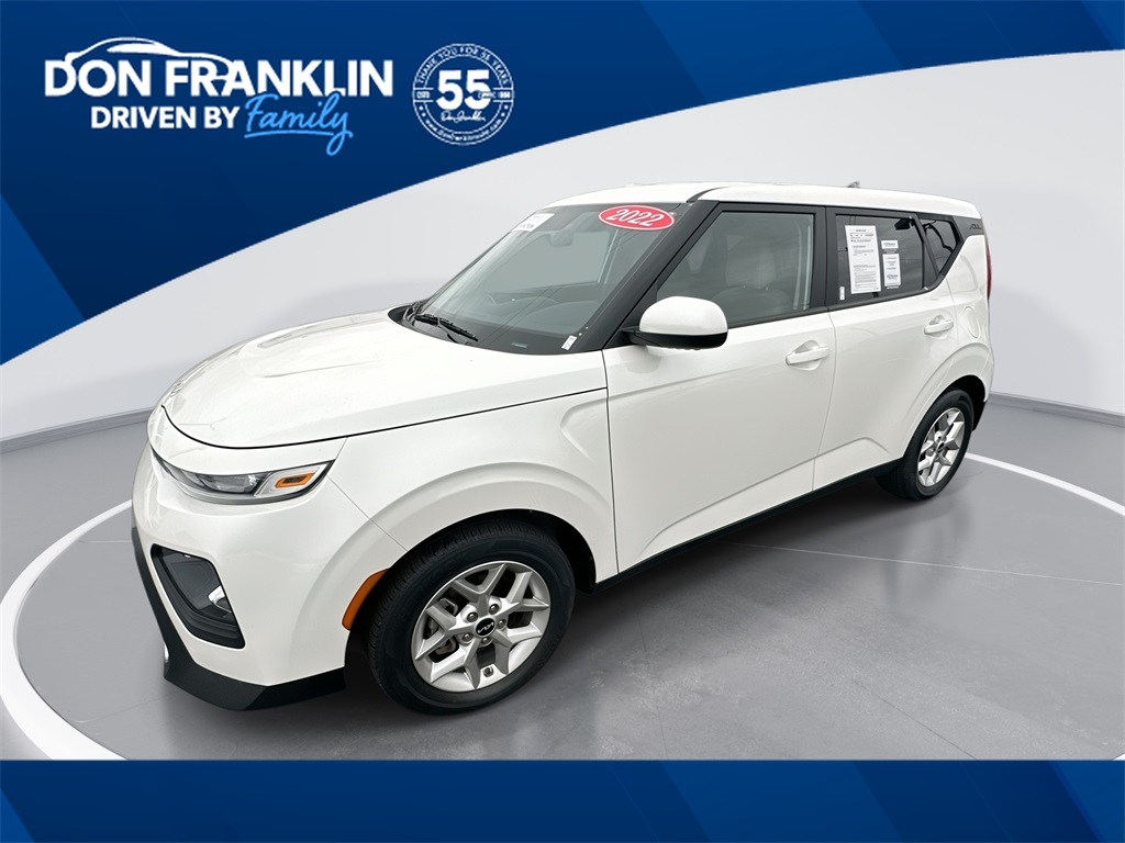 2022 Kia Soul LX's photo