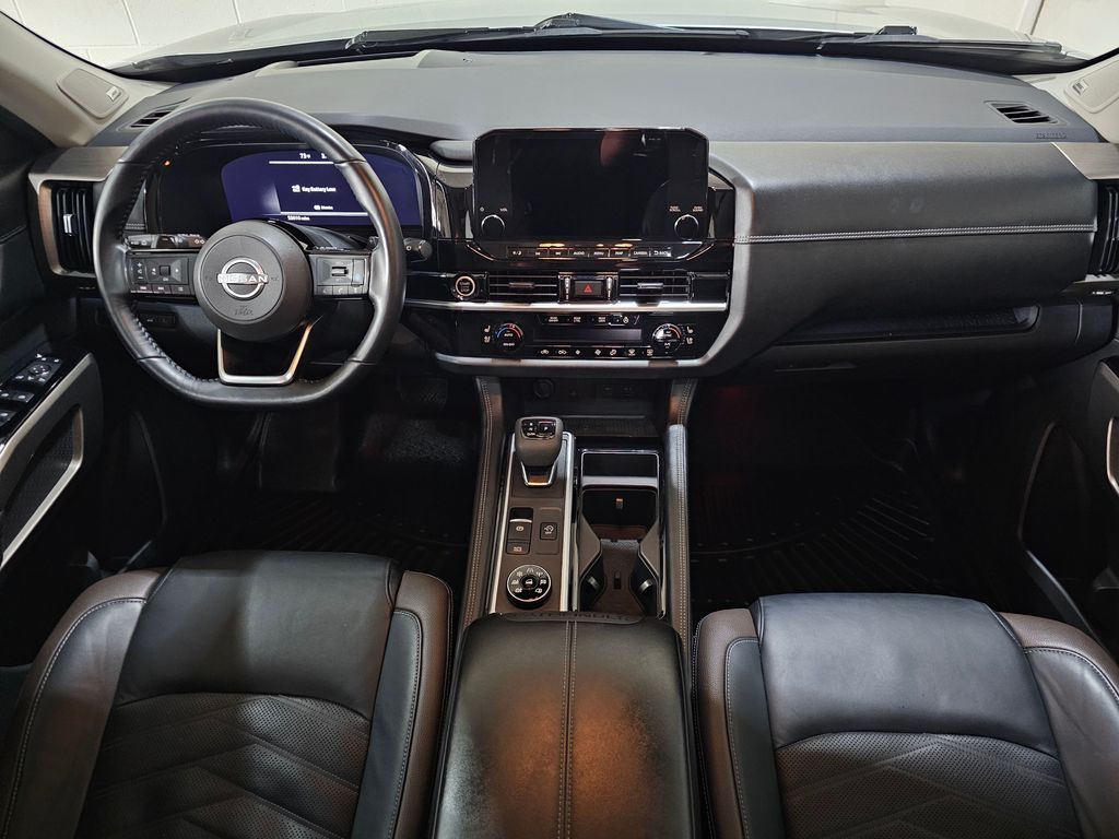 2022 Nissan Pathfinder Platinum photo 10