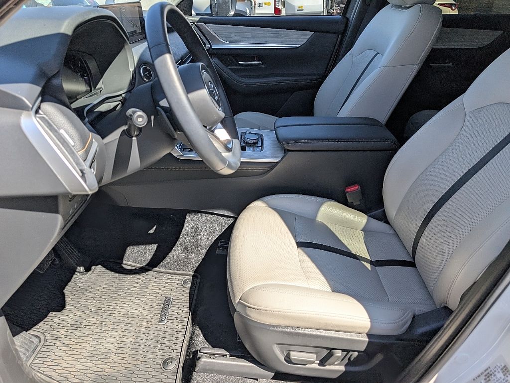 2024 Mazda CX-90 Premium photo 4
