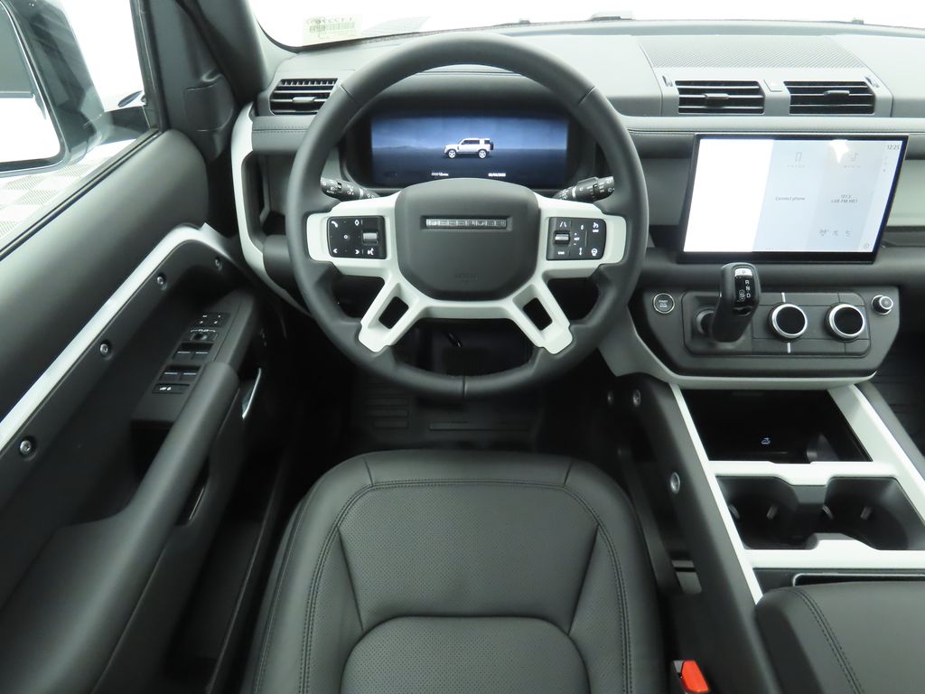 2025 Land Rover Defender 110 S photo 10