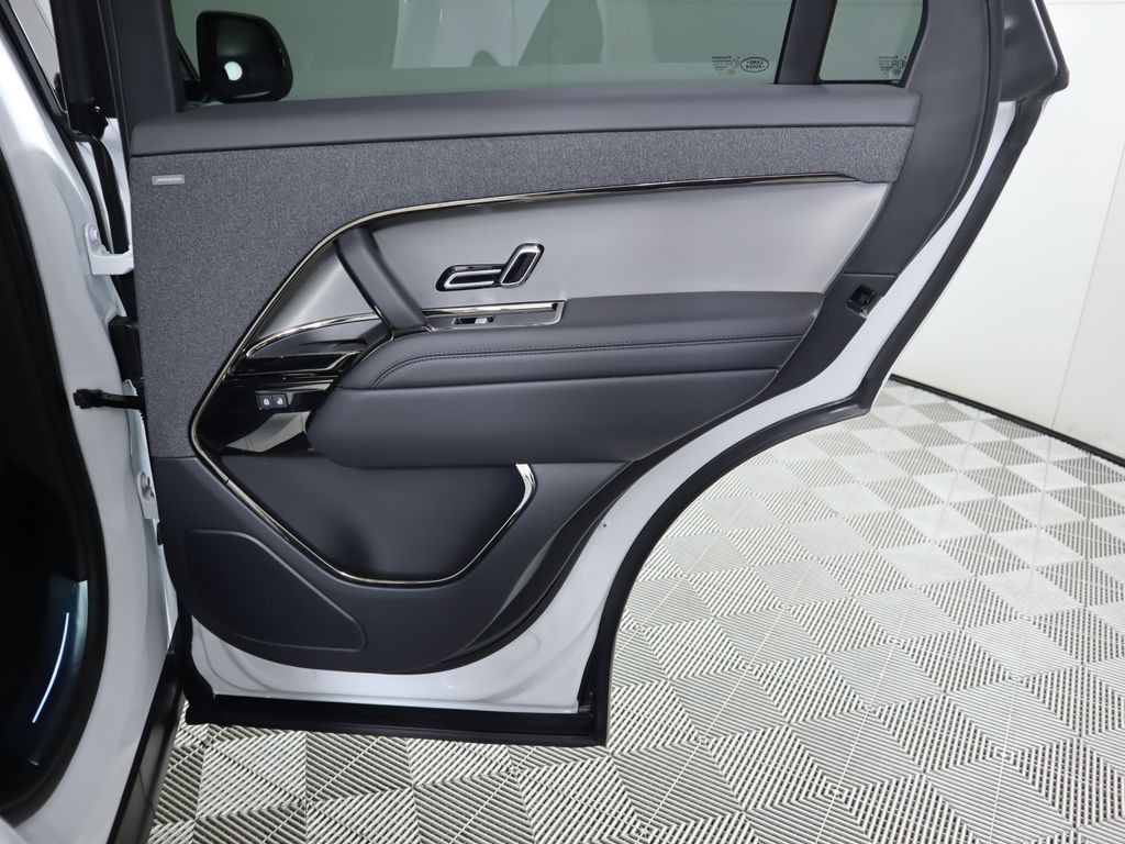 2025 Land Rover Range Rover Sport SE photo 27