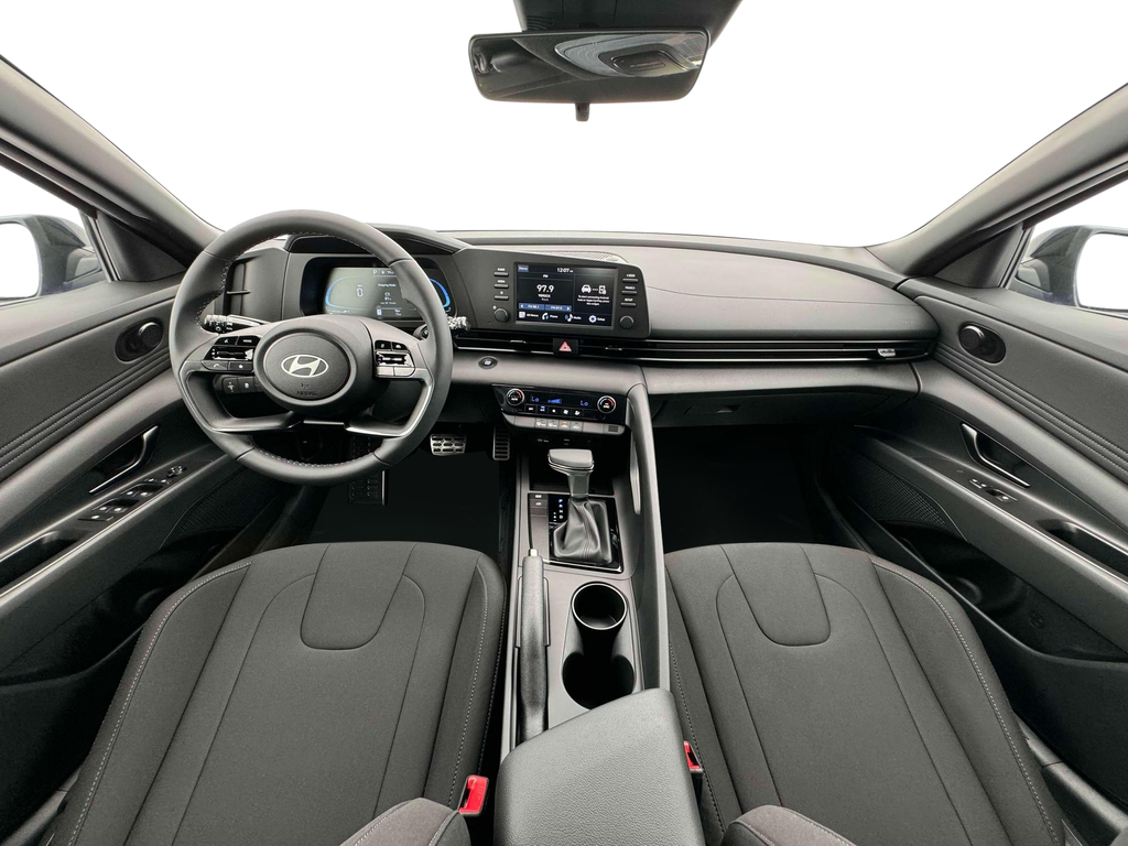 2025 Hyundai Elantra SEL Sport photo 2