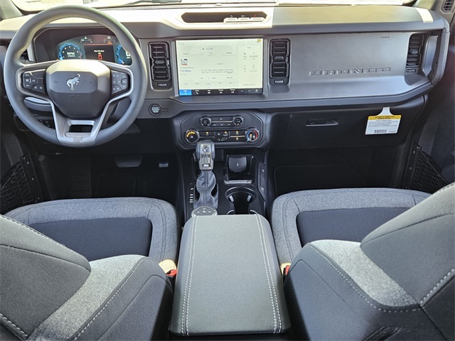 2025 Ford Bronco Base photo 14