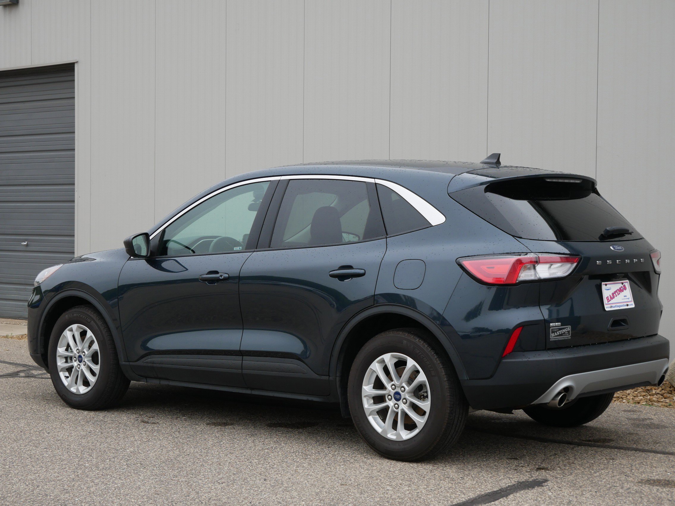 2022 Ford Escape SE photo 3