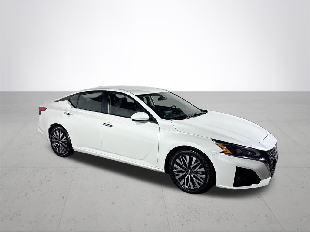 2023 Nissan Altima 2.5 SV photo 4