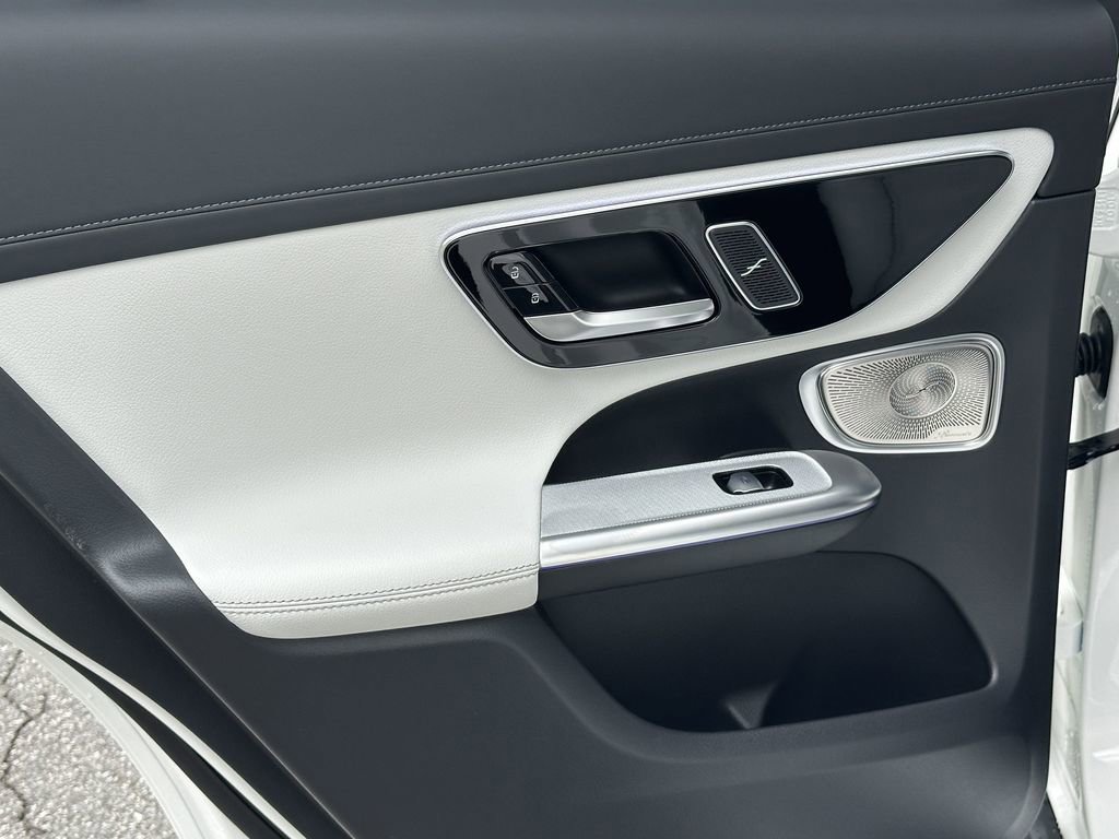 2025 Mercedes Benz GLC 300 4MATIC photo 25