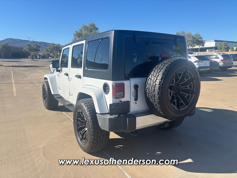 2018 Jeep Wrangler Unlimited Sahara photo 3
