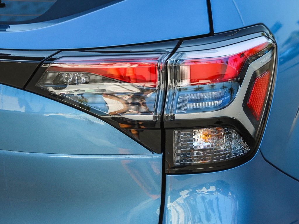 2025 Subaru Forester Base photo 5