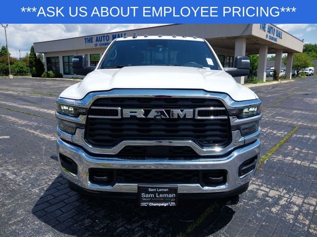 2025 Ram 2500 Tradesman photo 4