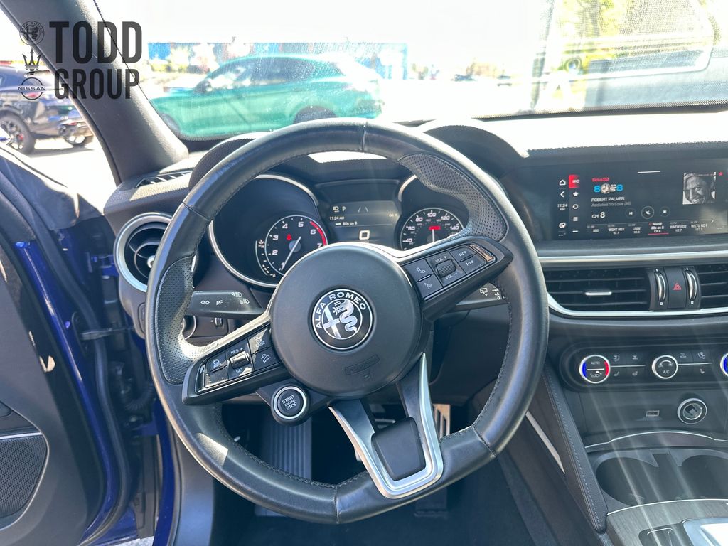 2022 Alfa Romeo Stelvio Ti photo 13