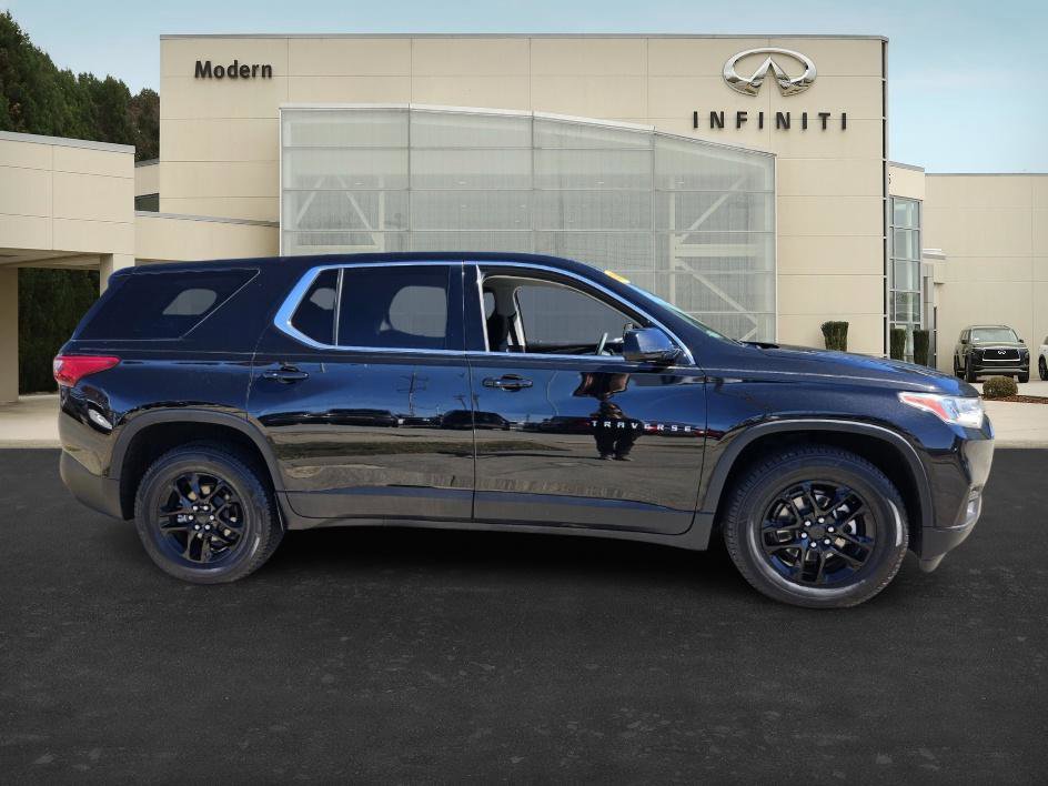 2019 Chevrolet Traverse LS photo 3