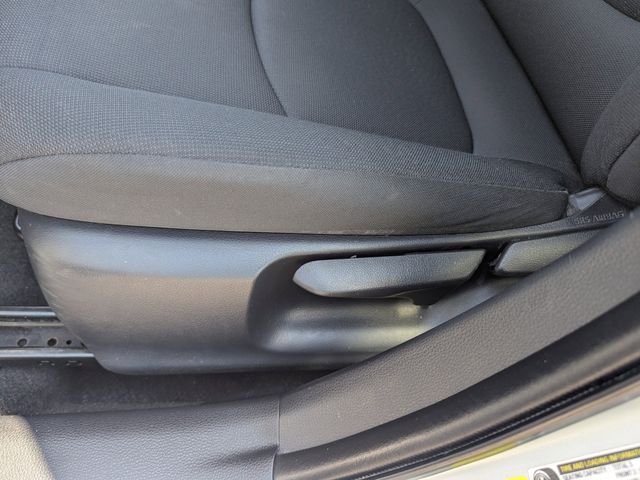 2022 Toyota Corolla LE photo 20