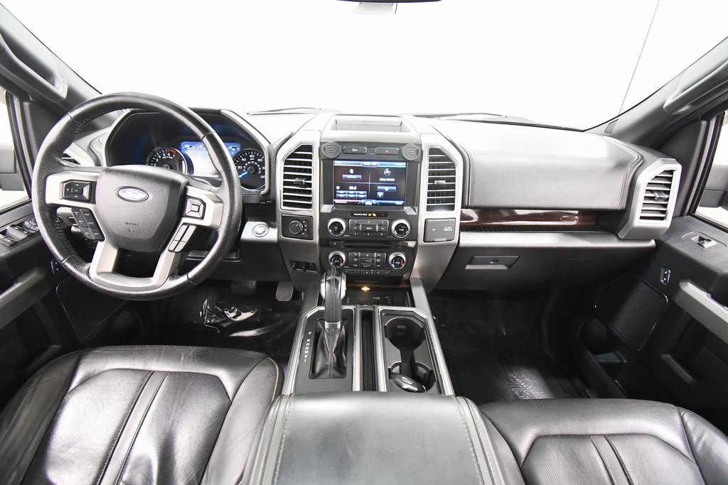 2015 Ford F-150 Platinum photo 3