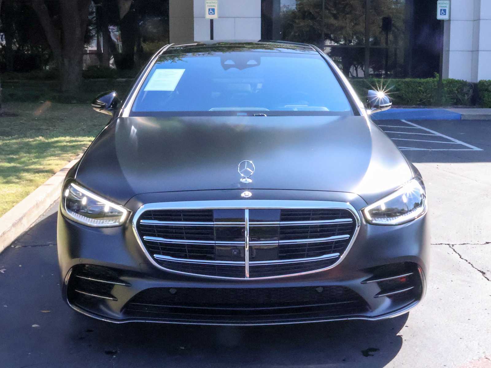 2025 Mercedes Benz S 580 4MATIC photo 2