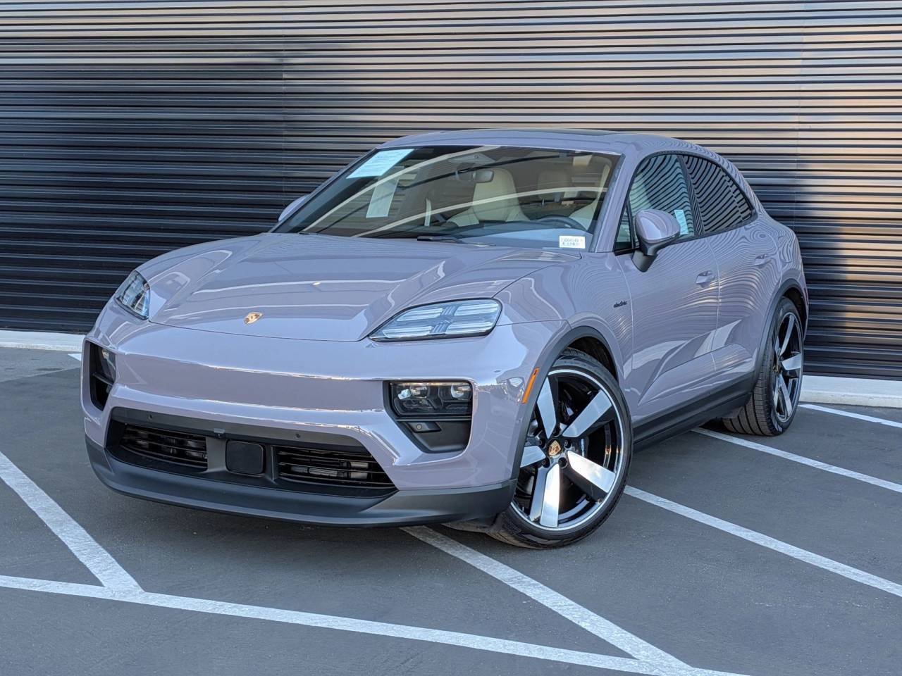 2025 Porsche Macan S's photo