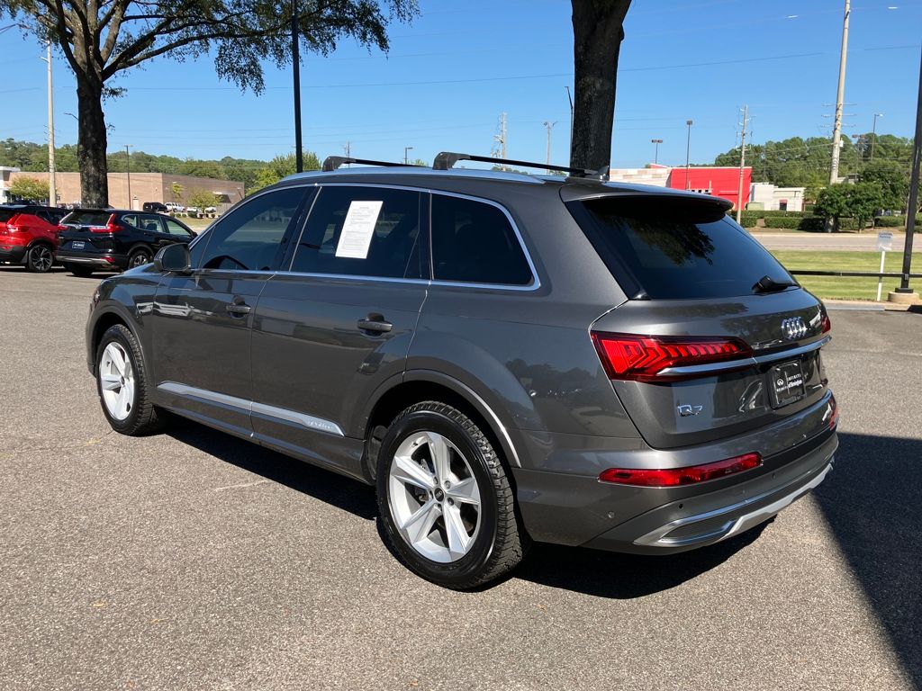 2021 Audi Q7 45 Premium photo 9