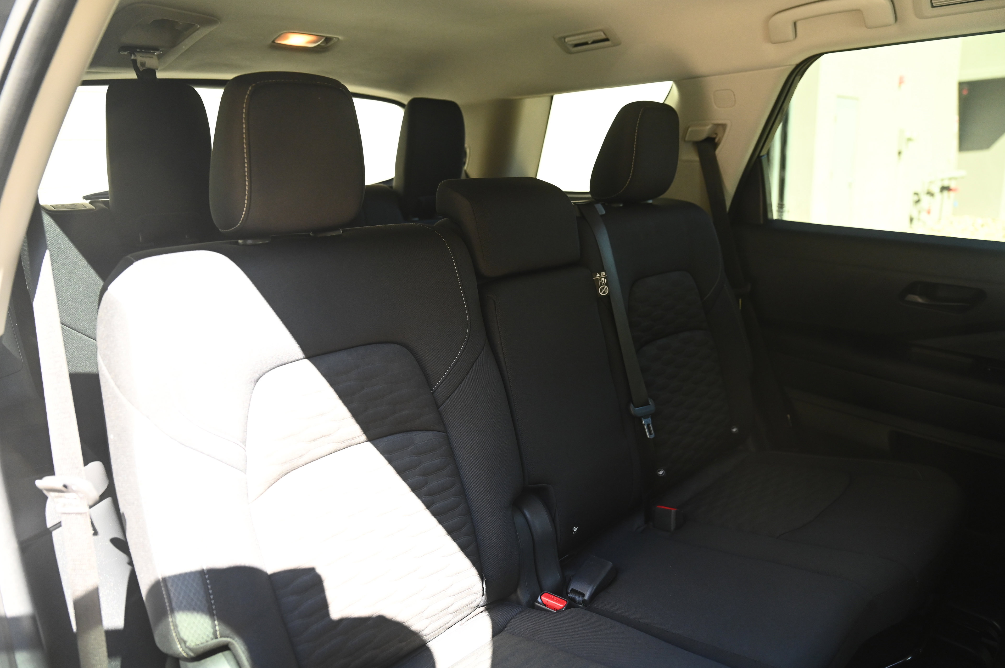 2024 Nissan Pathfinder S photo 26
