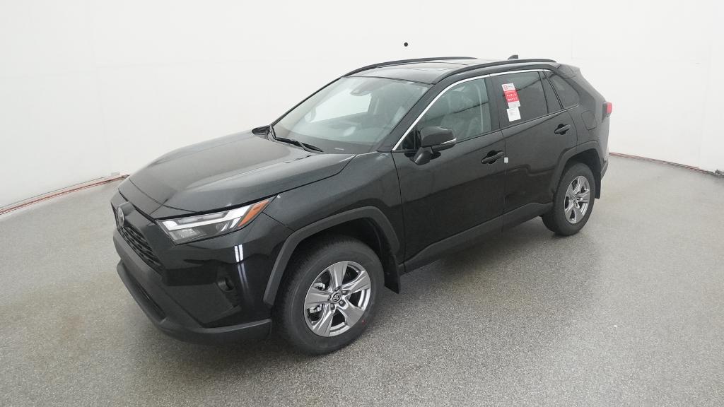 2025 Toyota RAV4 XLE's photo