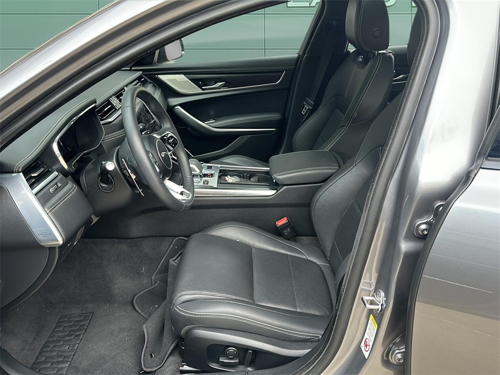 2024 Jaguar XF P300 R-Dynamic SE photo 12