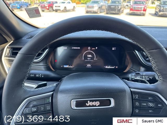 2023 Jeep Grand Cherokee Laredo Altitude photo 9