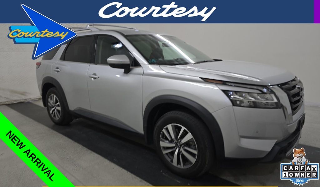 2024 Nissan Pathfinder SL's photo