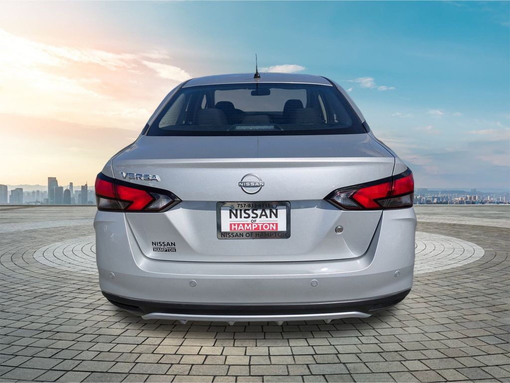 2025 Nissan Versa S photo 4