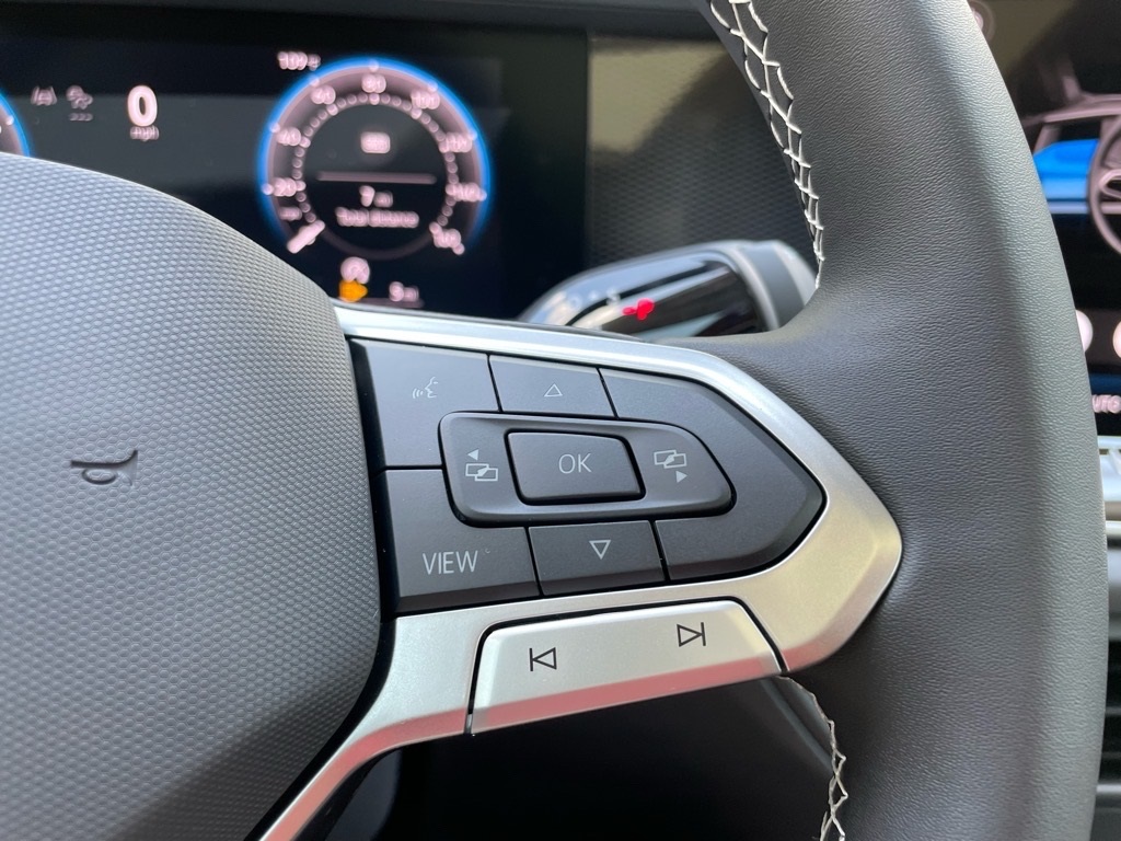 2025 Volkswagen Tiguan SE photo 6