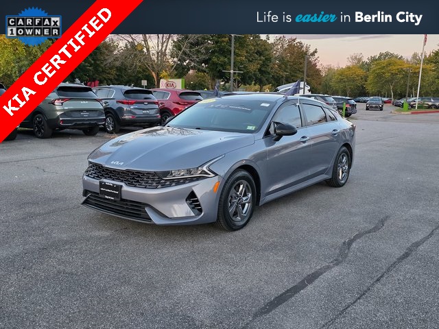 2022 Kia K5 LXS photo 2
