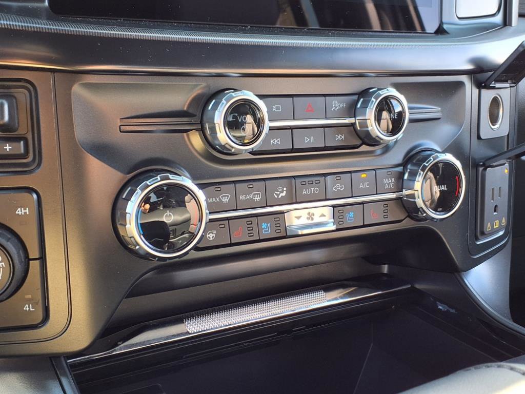 2025 Ford F-150 Lariat photo 16