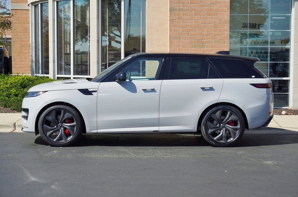 2025 Land Rover Range Rover Sport SE photo 2