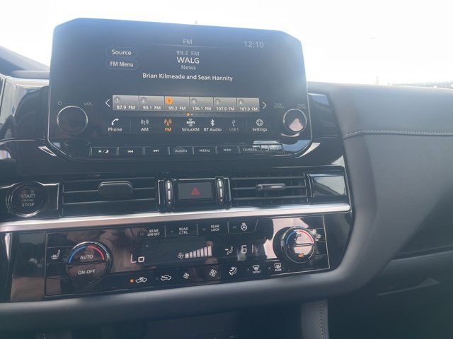 2025 Nissan Pathfinder SL photo 15