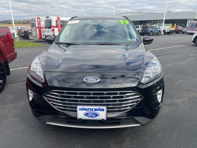 2022 Ford Escape Titanium photo 2