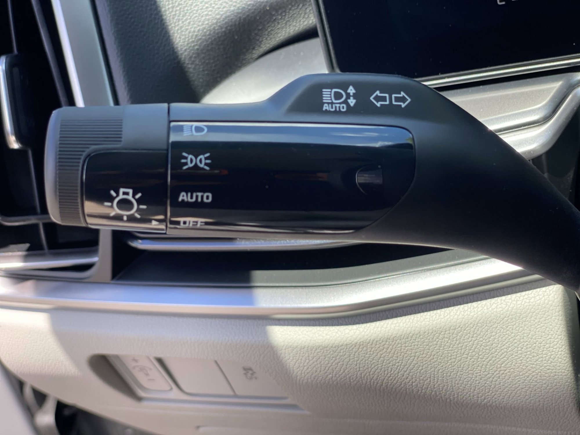 2025 Kia Sorento S photo 24