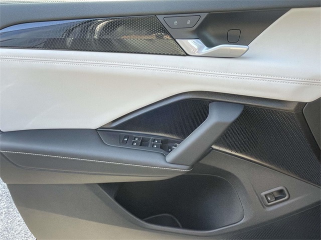 2025 Volkswagen Tiguan SE photo 17