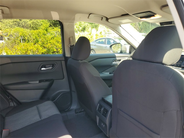 2026 Nissan Rogue SV photo 26