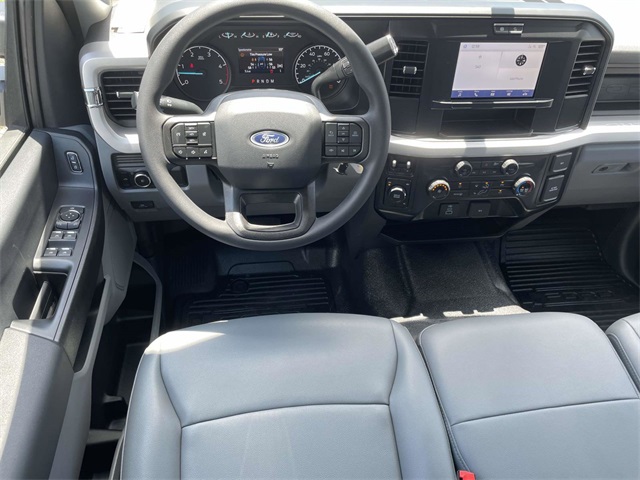 2025 Ford F-350 photo 6