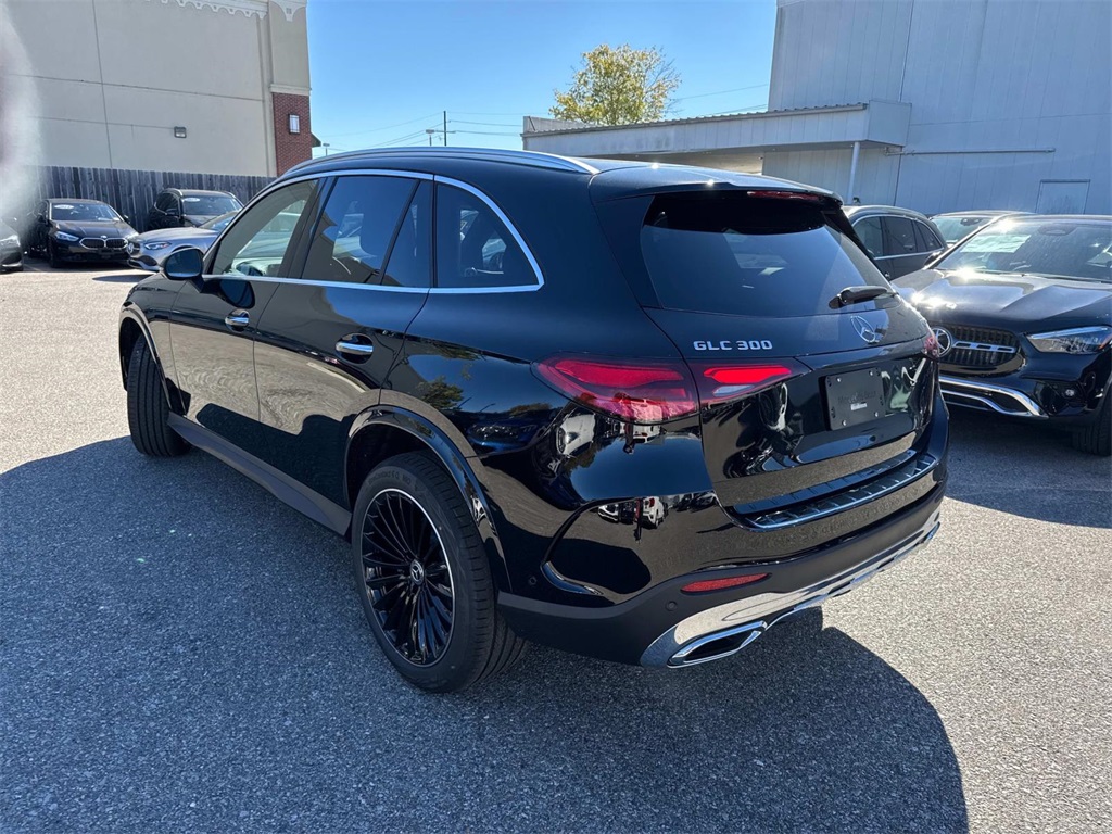 2026 Mercedes Benz GLC 300 4MATIC photo 4