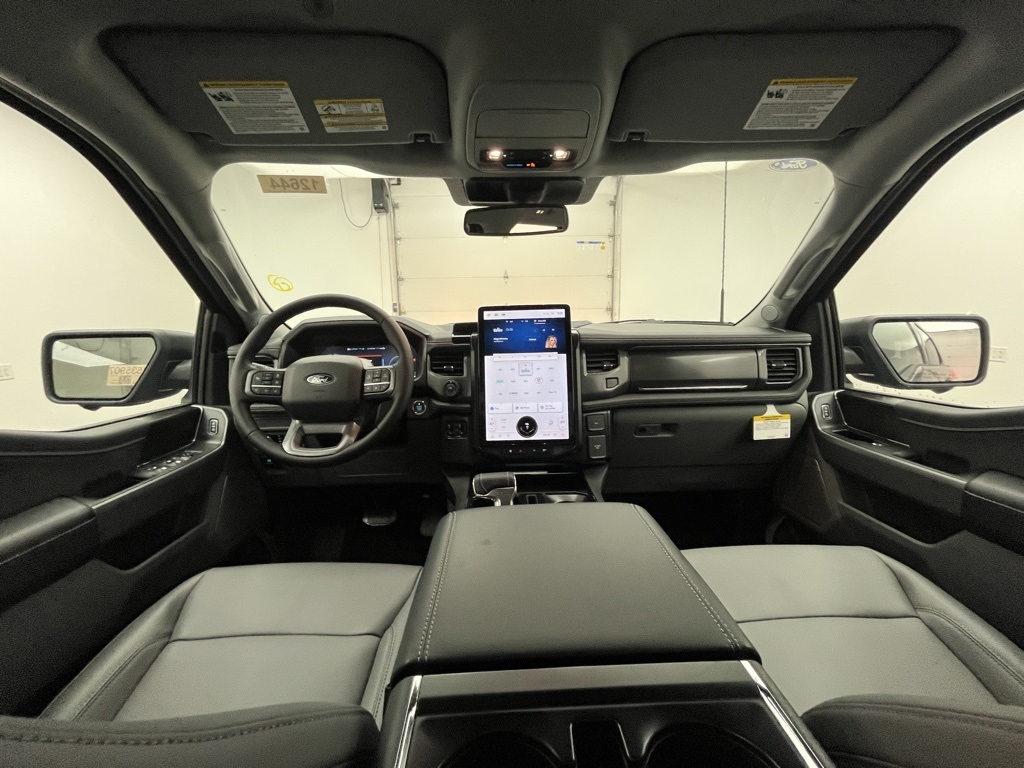 2025 Ford F-150 Lightning photo 2