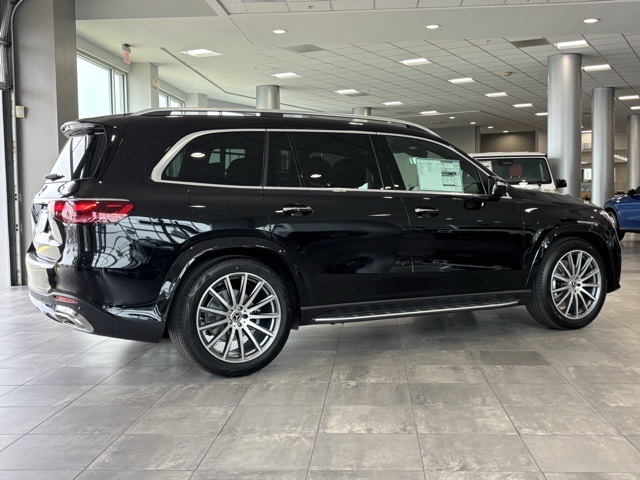 2026 Mercedes Benz GLS 580 4MATIC photo 2