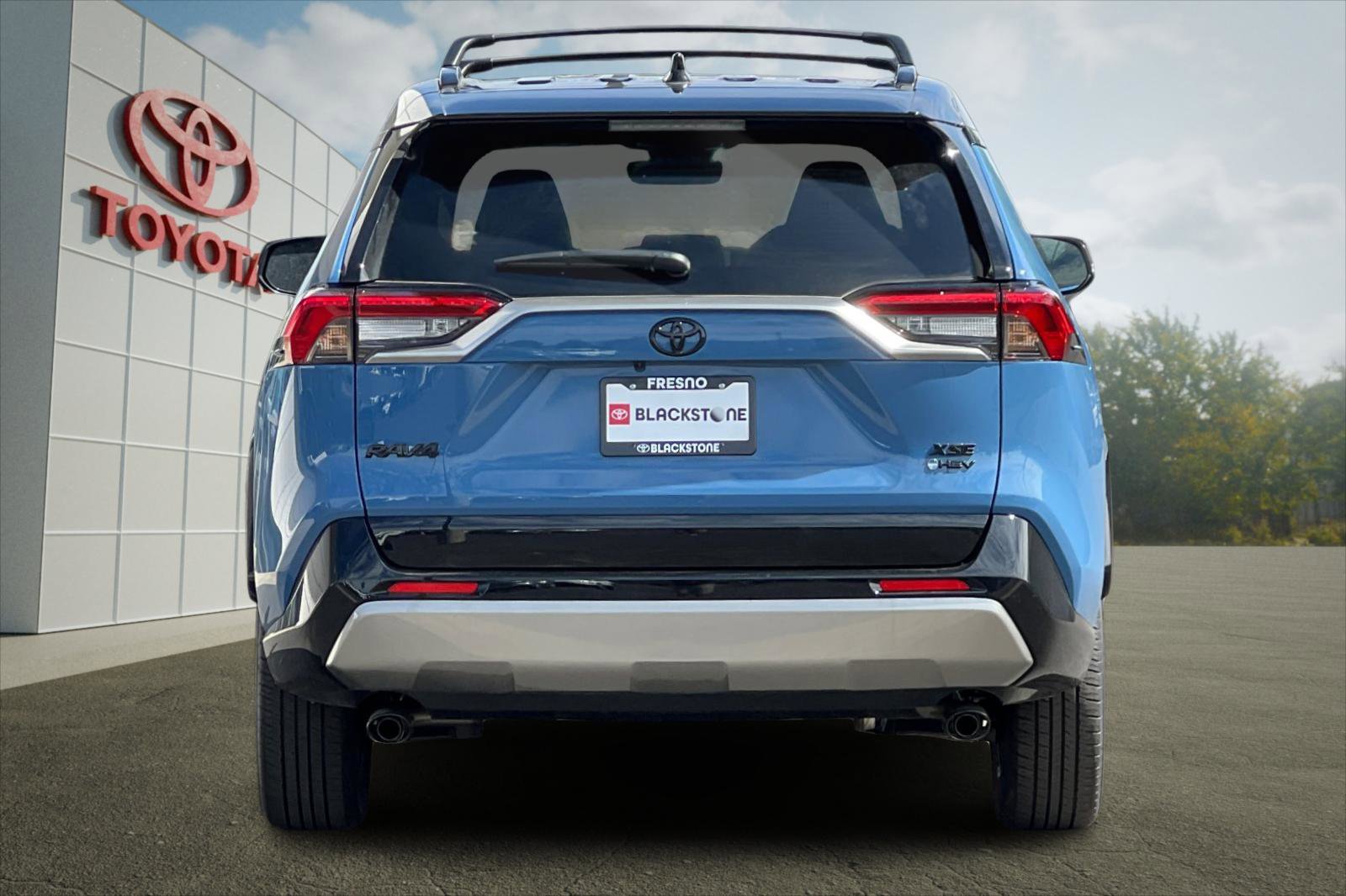 2025 Toyota RAV4 Hybrid XSE photo 4