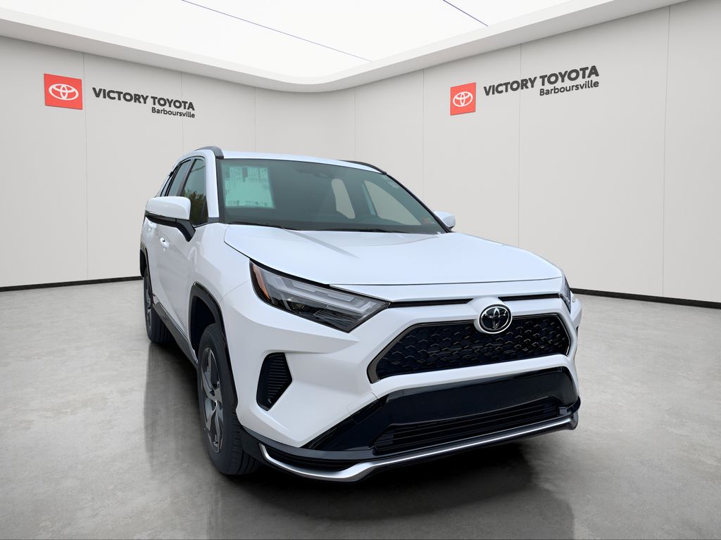 2025 Toyota RAV4 SE's photo