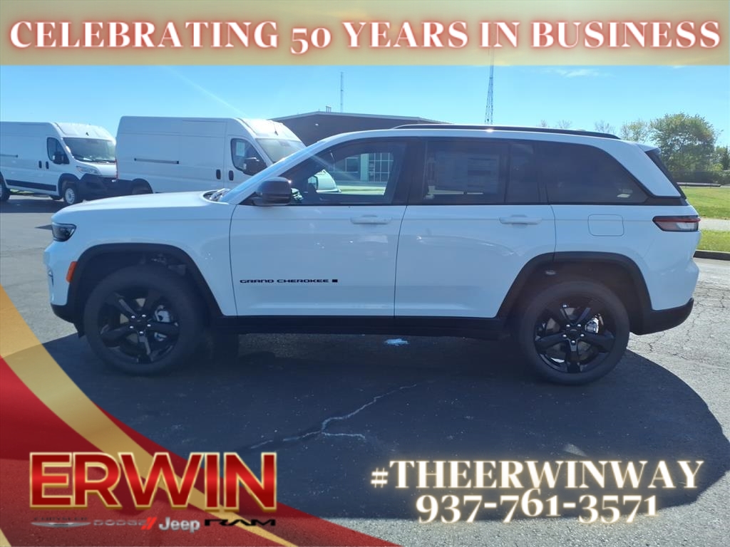 2025 Jeep Grand Cherokee Limited photo 3