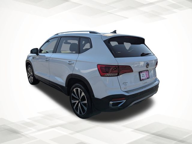 2023 Volkswagen Taos SE photo 5