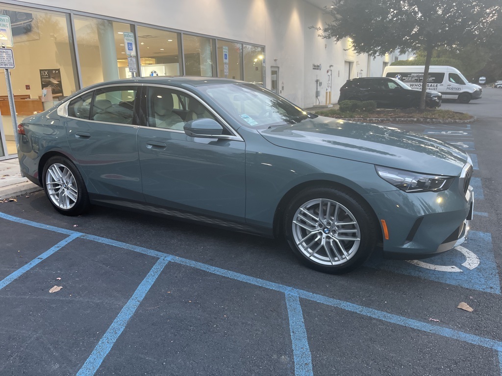 2025 Bmw 530i xDrive photo 2