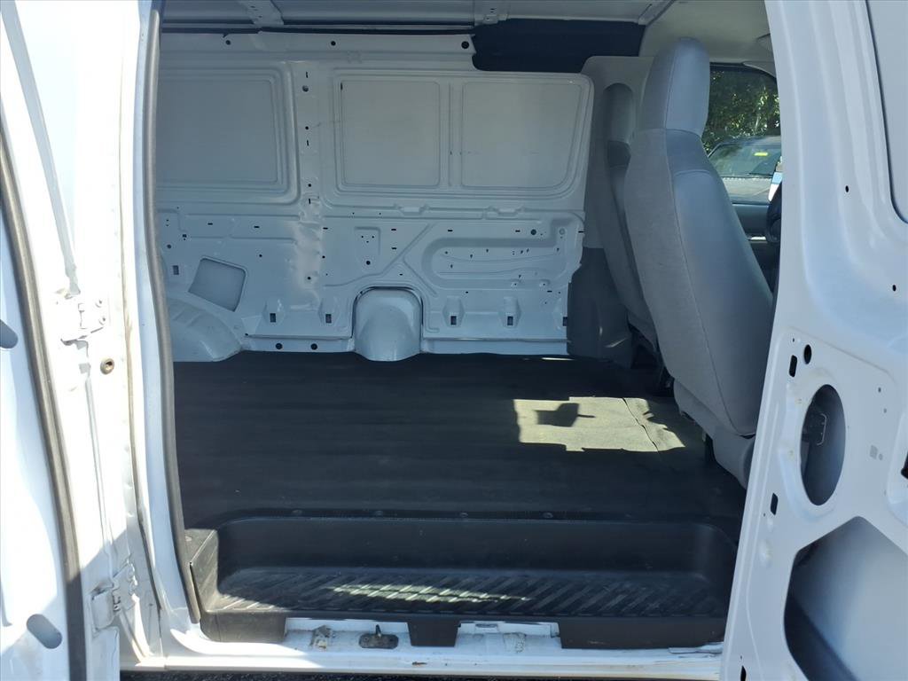 2013 Ford E-150 photo 21