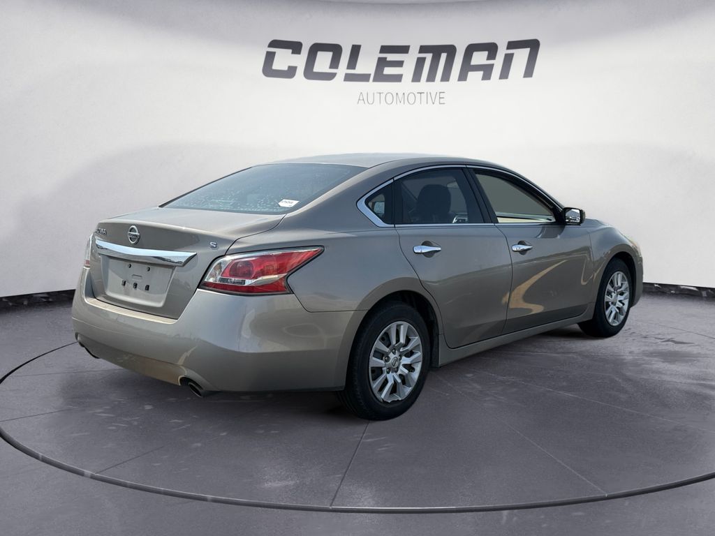 2015 Nissan Altima 2.5 S photo 5